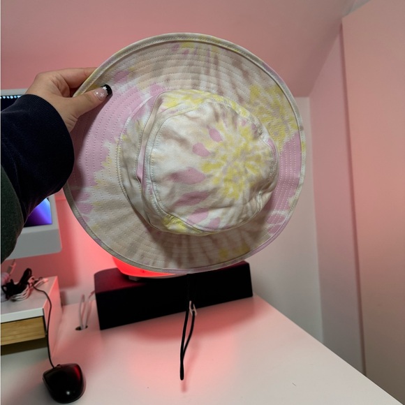 hat - Picture 2 of 6